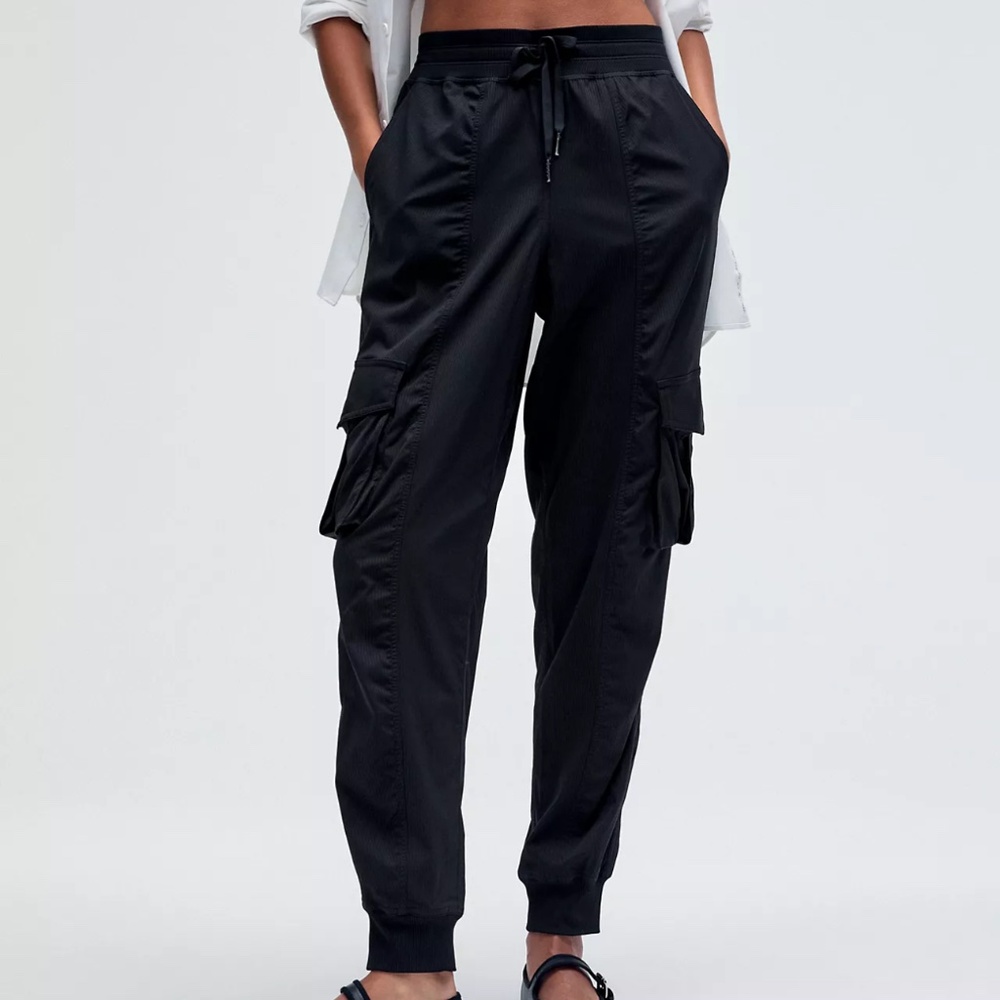 Lululemon Dance Studio Relaxed-Fit Mid-Rise Cargo Jogger, Black, Size XXS